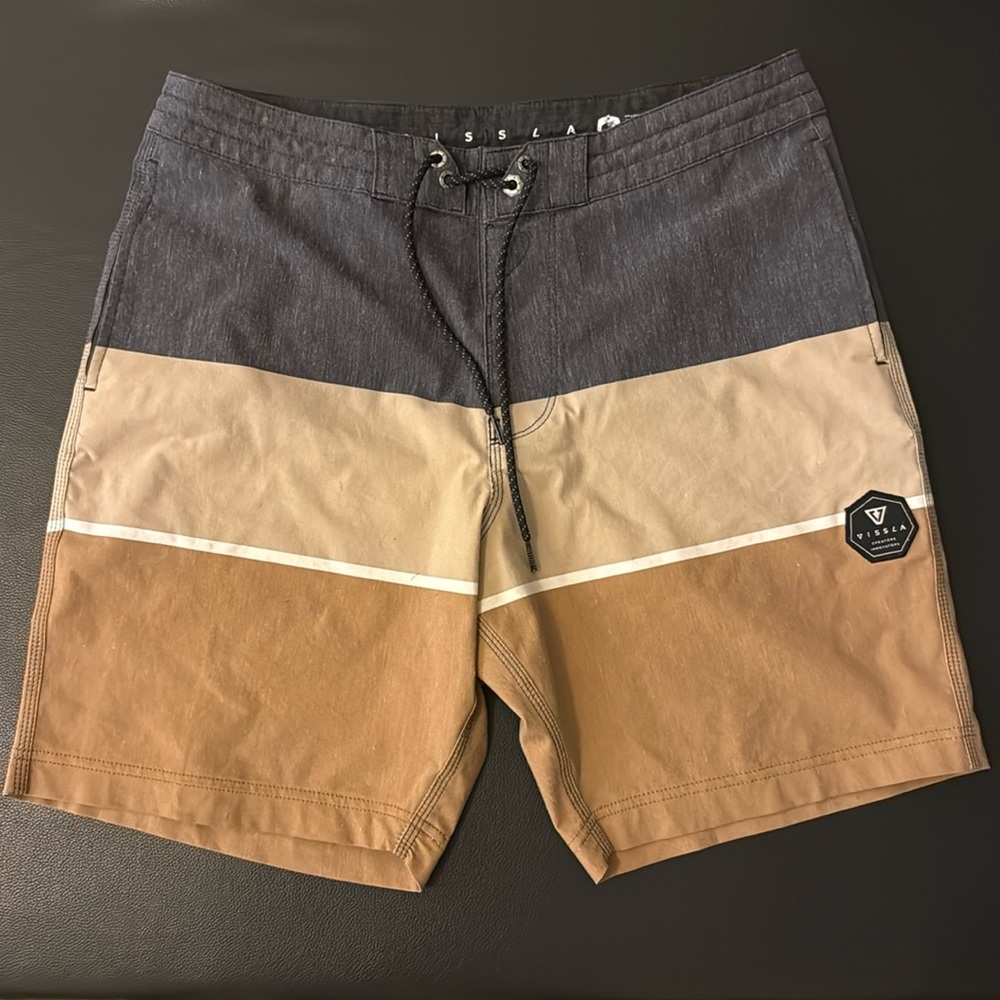 VISSLA Multicolor Gray | Tan | Brown Color Block Men’s Size 32 Board Shorts